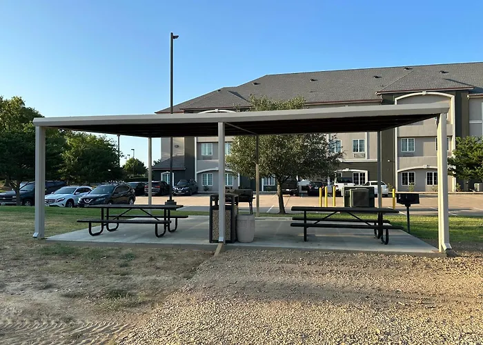La Quinta Inn & Suites by Wyndham Sulphur Springs